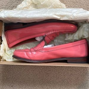 MOVING SALE. BASS CORAL LOAFER.